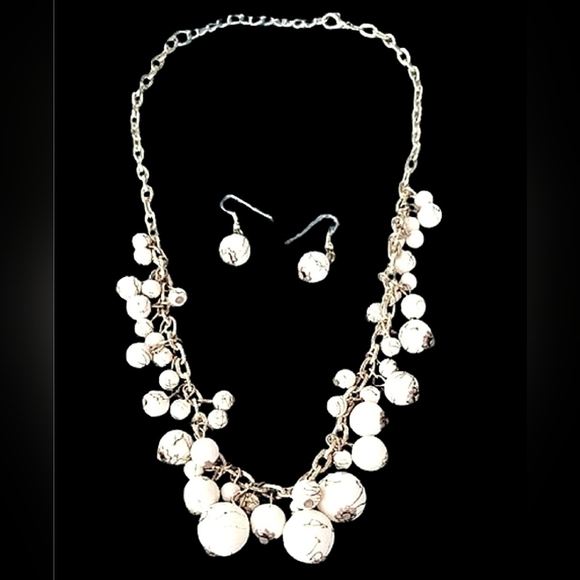 Vintage Silver Faux Pearl Cluster Gold Drizzle Timeless Bauble Necklace Set - Picture 11 of 11